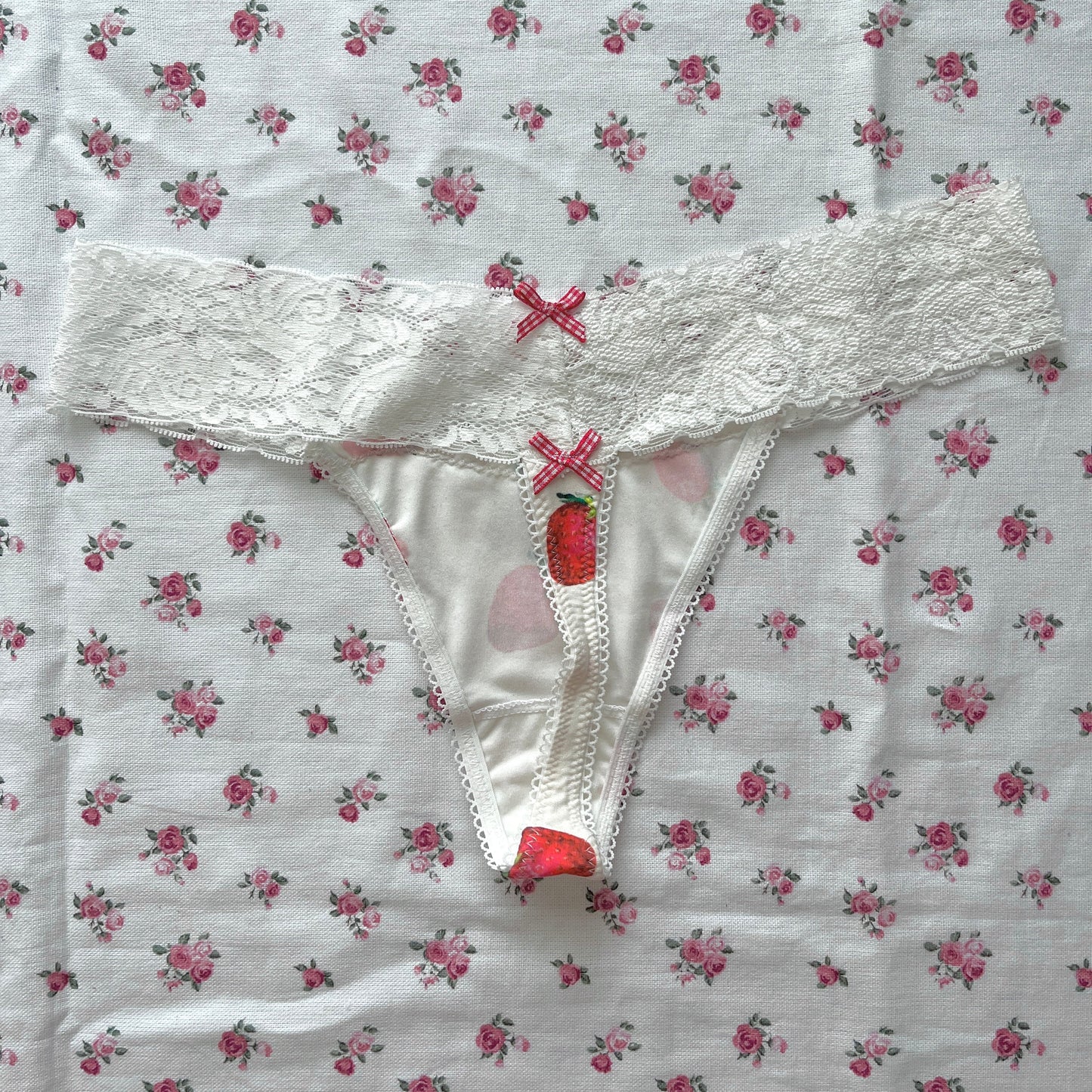 Strawberry Cream Thong (M)
