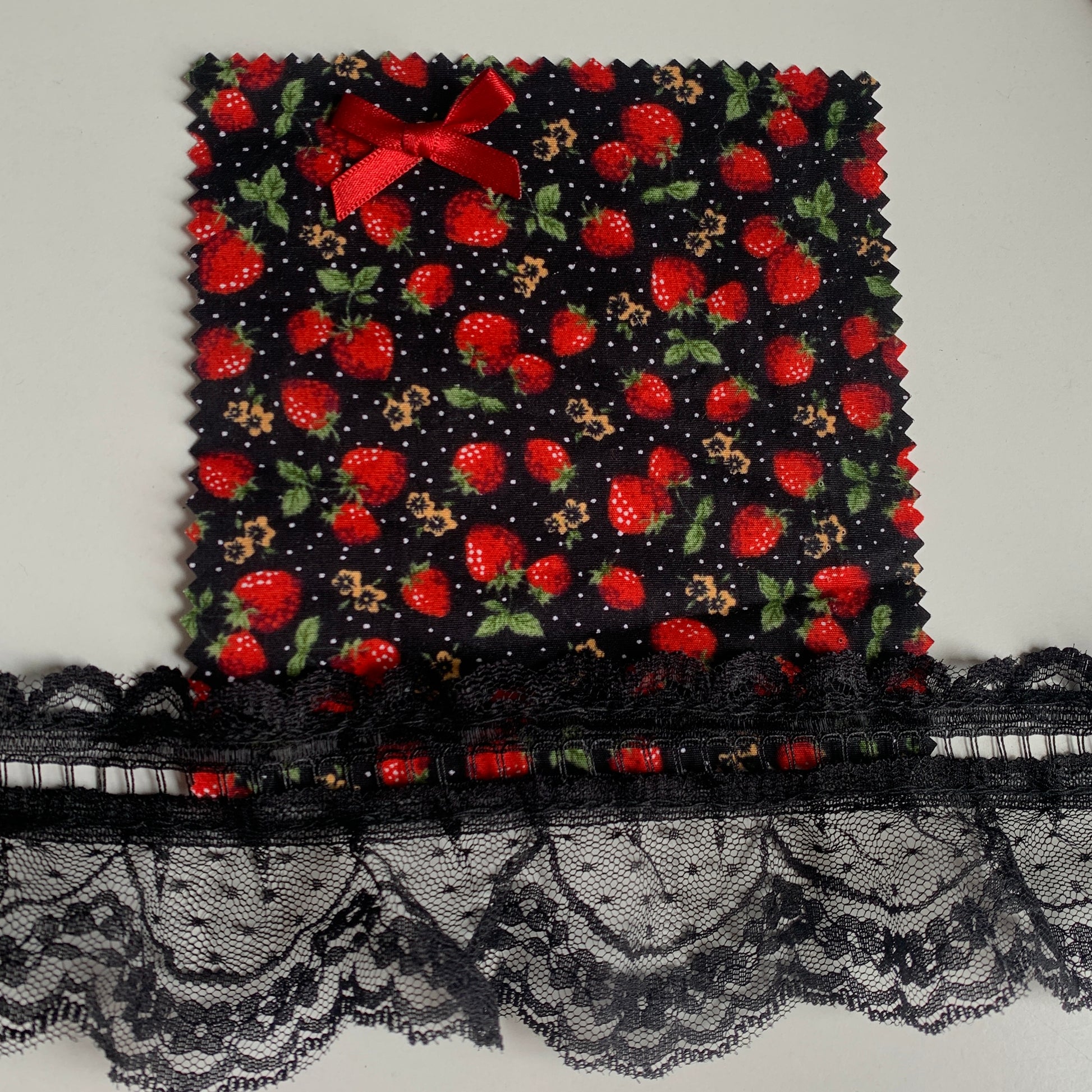 Strawberry(Black)